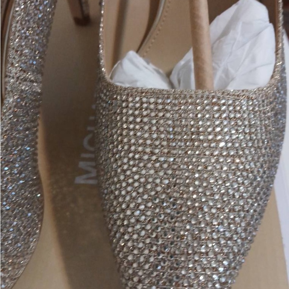 Shoes - Picture 2 of 4